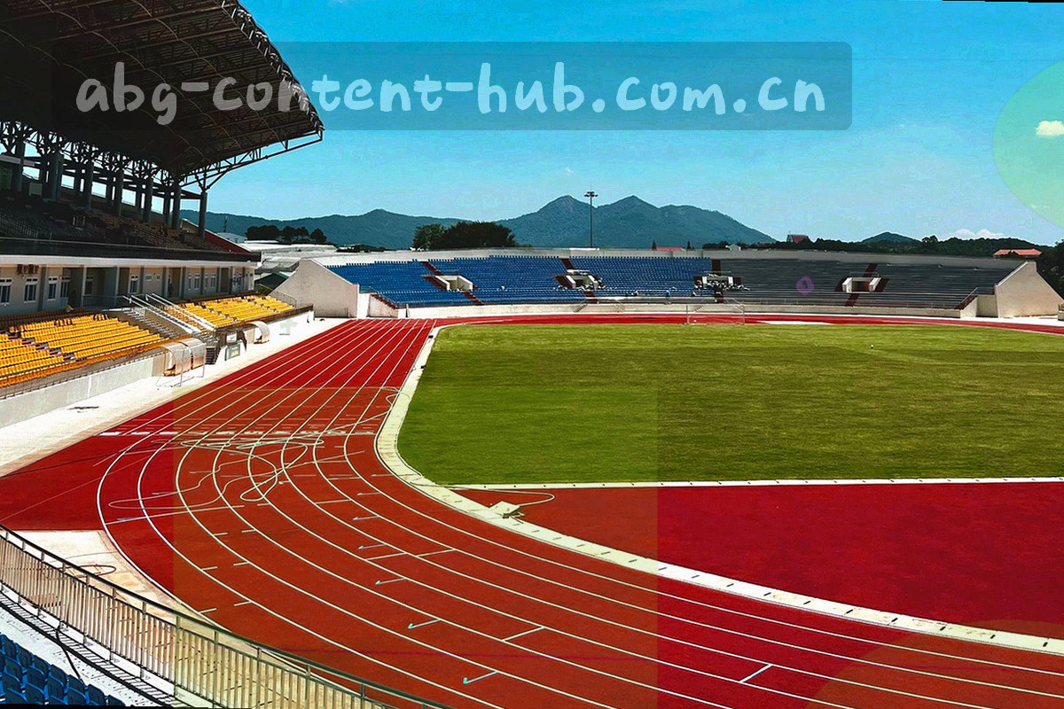 石墨灰卡片矩阵与发光边框，表现厂商资料与服务入口